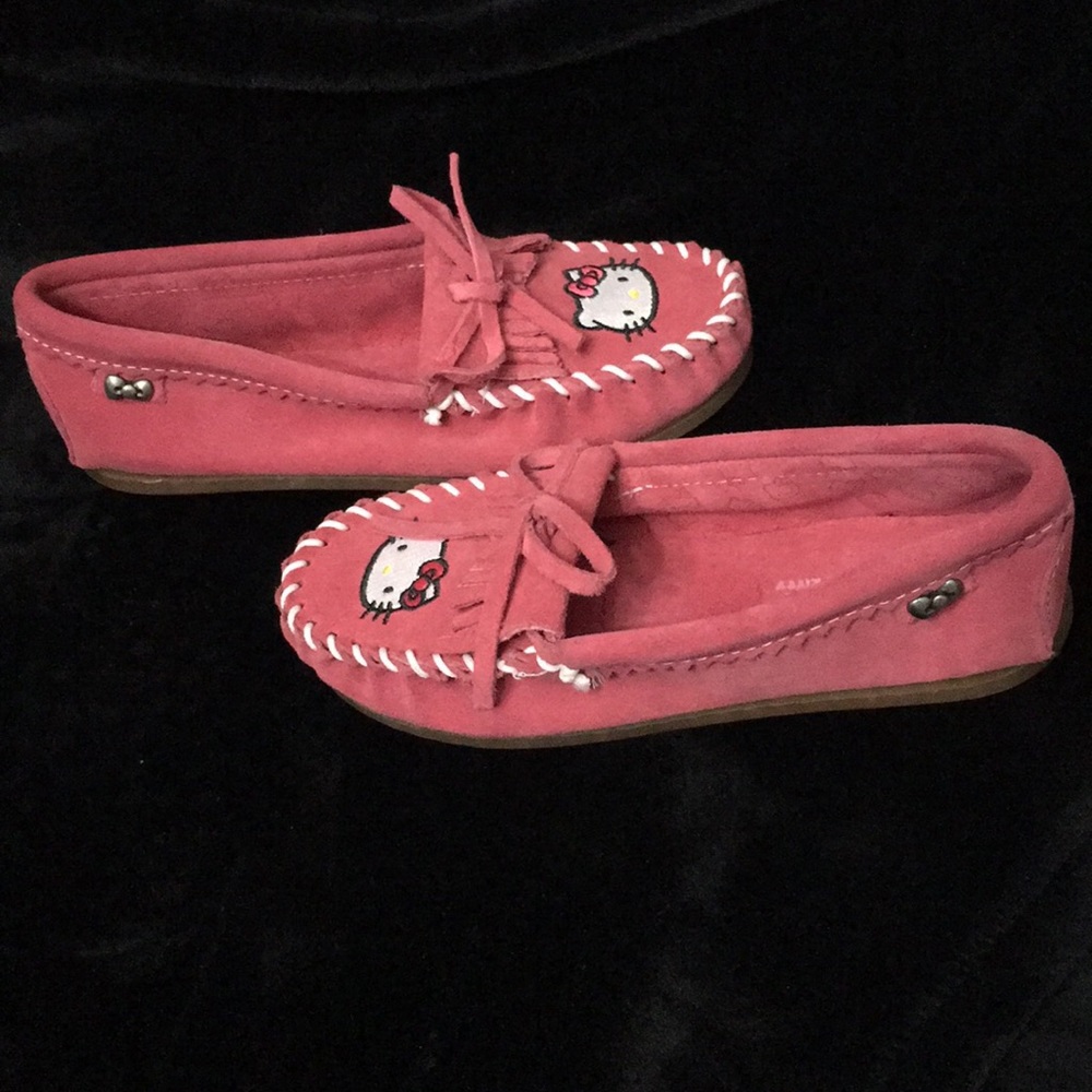 Minnetonka moccasins Hello Kitty girls size 2 - Picture 2 of 5